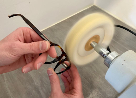 polissage monture lunettes